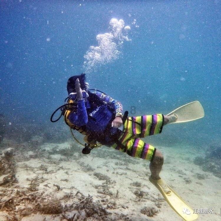 海滩棚屋逃生